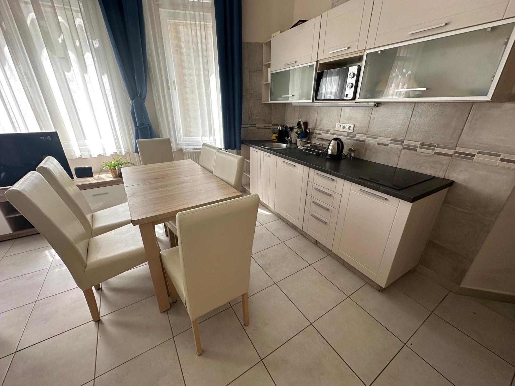 Bright Apartment In The Most Beautiful Street Of Budapest Vaci Street, Fashion Street Eksteriør bilde